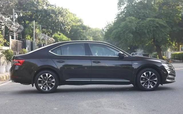 Second-hand 2021 Skoda Superb Sportline BSVI for sale in New Delhi-1