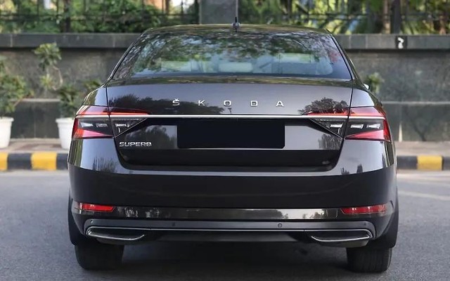 Second-hand 2021 Skoda Superb Sportline BSVI for sale in New Delhi-2