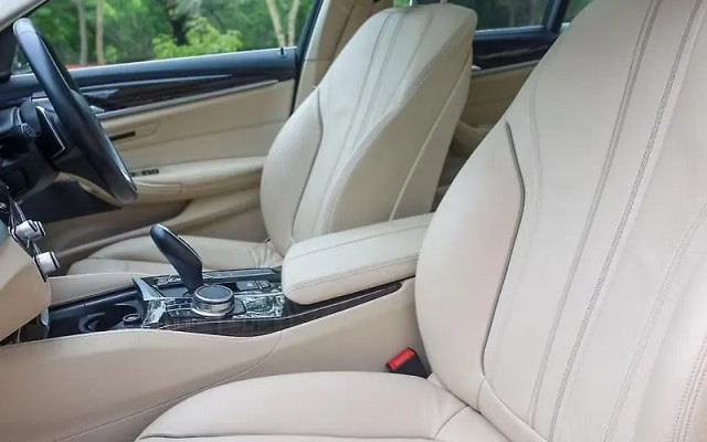 Second-hand 2020 BMW 5 Series 520d Luxury Line for sale in New Delhi-3