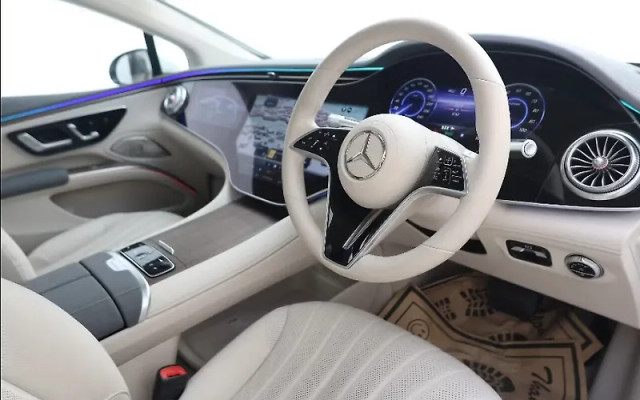 Second-hand 2023 Mercedes-Benz EQS 580 4Matic for sale in New Delhi-4