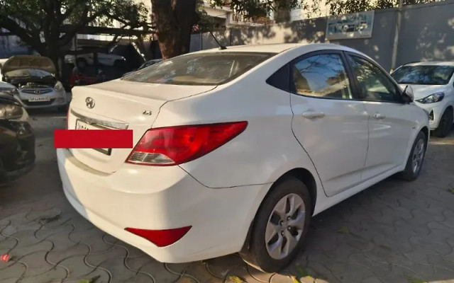 Hyundai Verna 1.6 VTVT S Second-hand 2017 Hyundai Verna 1.6 VTVT S for sale in Lucknow-6