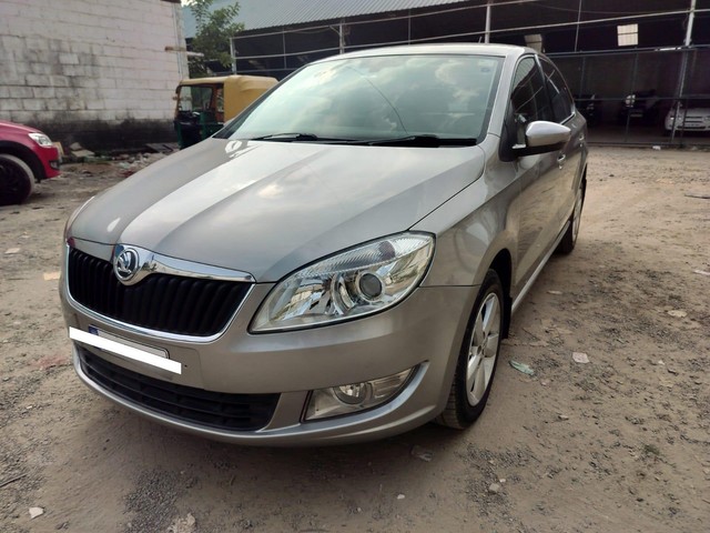 Second-hand 2016 Skoda Rapid 1.5 TDI AT Style Plus for sale in Bangalore-2