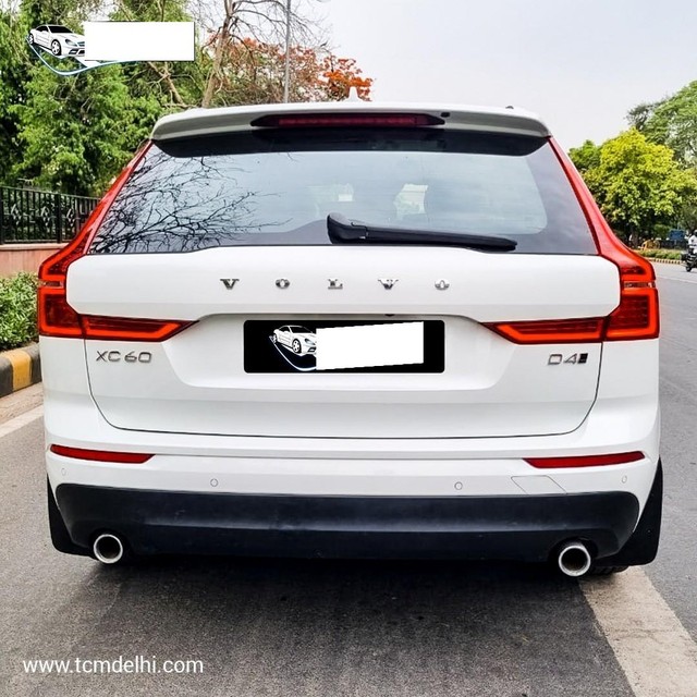Second-hand 2018 Volvo XC60 Momentum D4 BSIV for sale in New Delhi-3