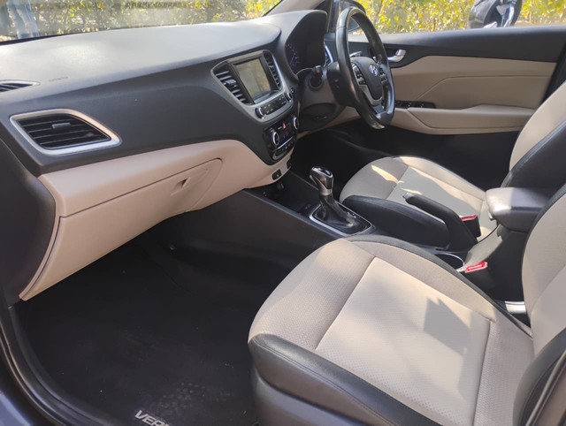 Second-hand 2019 Hyundai Verna CRDi 1.6 SX Option AT for sale in Agra-5