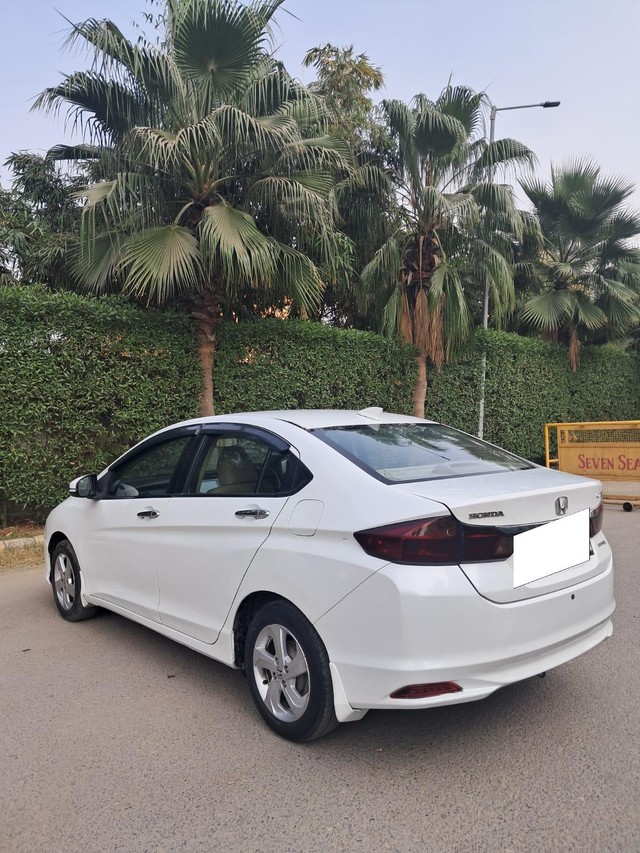 Second-hand 2016 Honda City i VTEC VX for sale in New Delhi-3