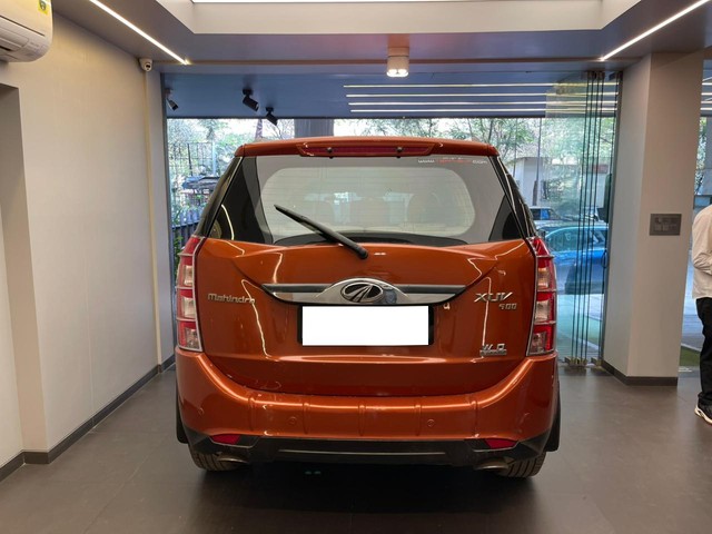 Second-hand 2016 Mahindra XUV500 AT W10 FWD for sale in Mumbai-2