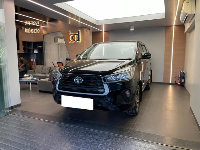 Second-hand 2022 Toyota Innova Crysta 2.4 GX 8 STR for sale in Mumbai-2
