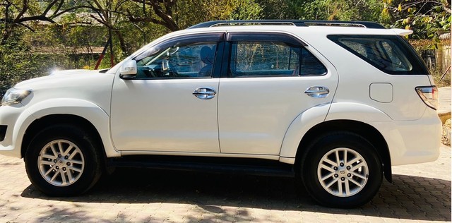 Second-hand 2014 Toyota Fortuner 4x2 Manual for sale in Mumbai-2