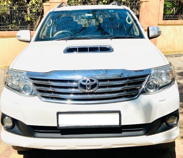 Second-hand 2014 Toyota Fortuner 4x2 Manual for sale in Mumbai-5