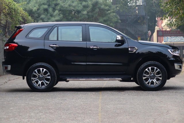 Second-hand 2021 Ford Endeavour Titanium Plus 4X4 AT for sale in New Delhi-20