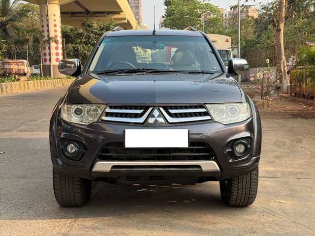 Mitsubishi Pajero Sport 4X2 AT Second-hand 2015 Mitsubishi Pajero Sport 4X2 AT for sale in Mumbai-0