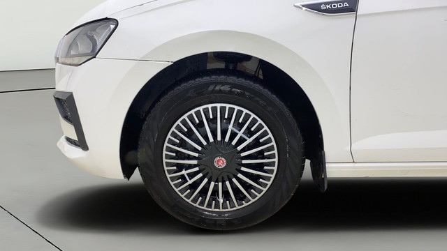 Skoda Slavia 1.0 TSI Active BSVI Second-hand 2022 Skoda Slavia 1.0 TSI Active BSVI for sale in Ahmedabad-29