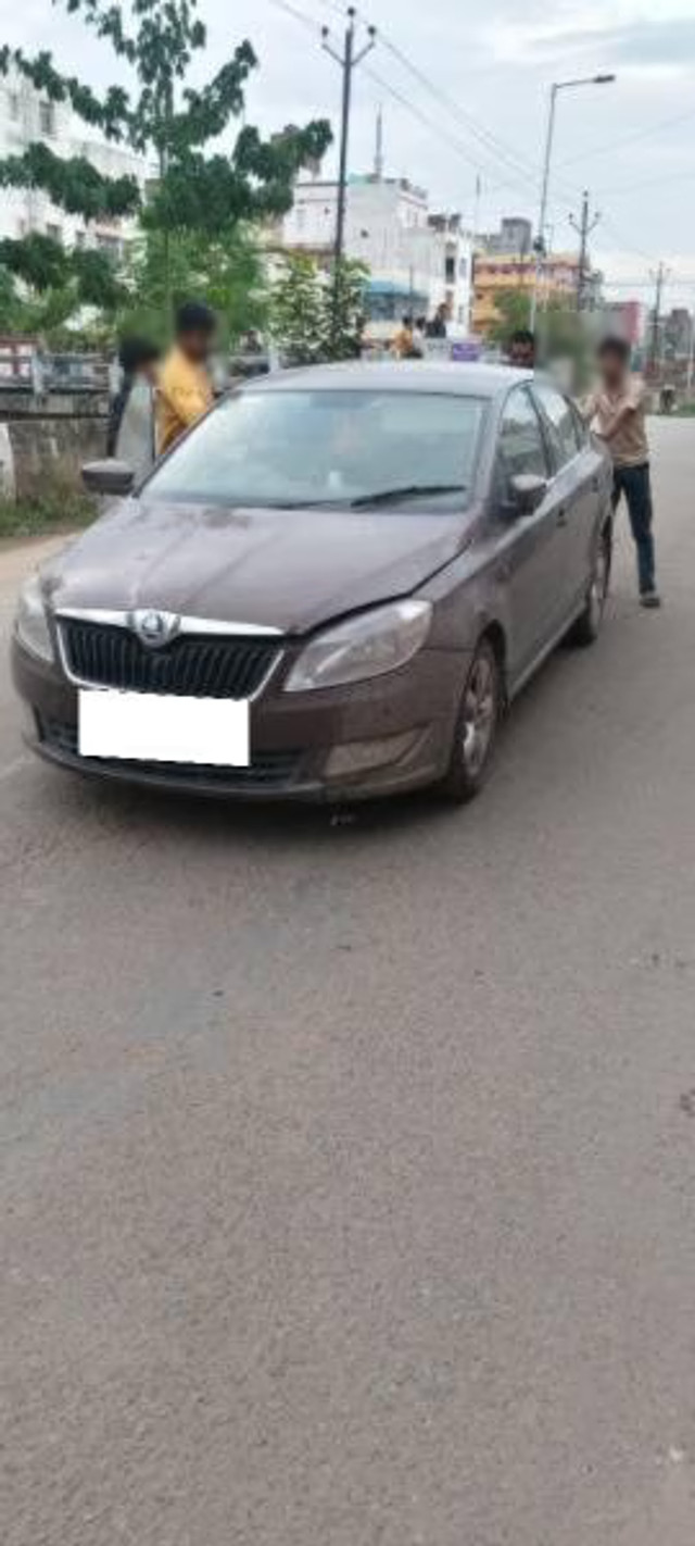 Second-hand 2015 Skoda Rapid 1.5 TDI Active for sale in Patna-2
