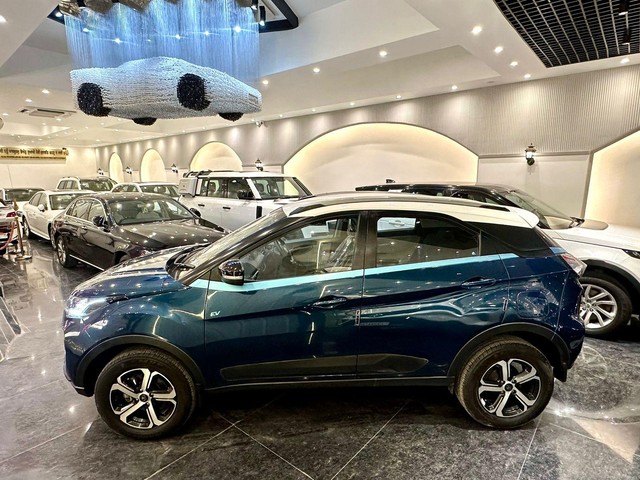 Second-hand 2022 Tata Nexon EV XZ Plus for sale in New Delhi-10