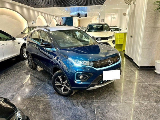 Second-hand 2022 Tata Nexon EV XZ Plus for sale in New Delhi-9