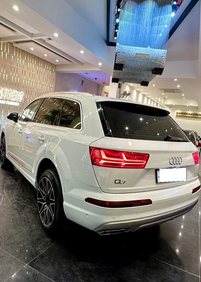 Audi Q7 45 TDI Quattro Technology Second-hand 2017 Audi Q7 45 TDI Quattro Technology for sale in New Delhi-4