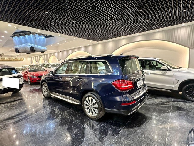 Second-hand 2018 Mercedes-Benz GLS 350d 4MATIC for sale in New Delhi-3