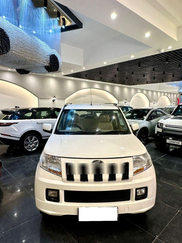 Second-hand 2016 Mahindra TUV 300 T6 for sale in New Delhi-3