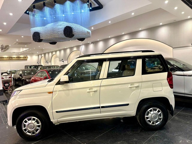 Second-hand 2016 Mahindra TUV 300 T6 for sale in New Delhi-1