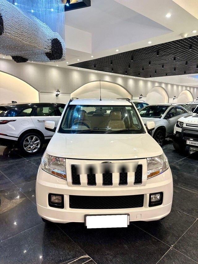 Second-hand 2016 Mahindra TUV 300 T6 for sale in New Delhi-13