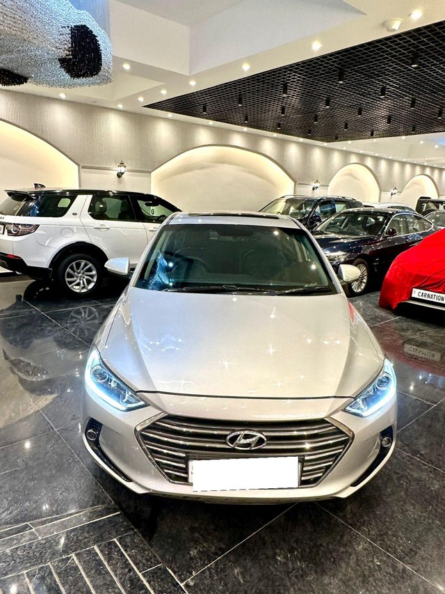 Second-hand 2018 Hyundai Elantra 2.0 SX Option AT for sale in New Delhi-4
