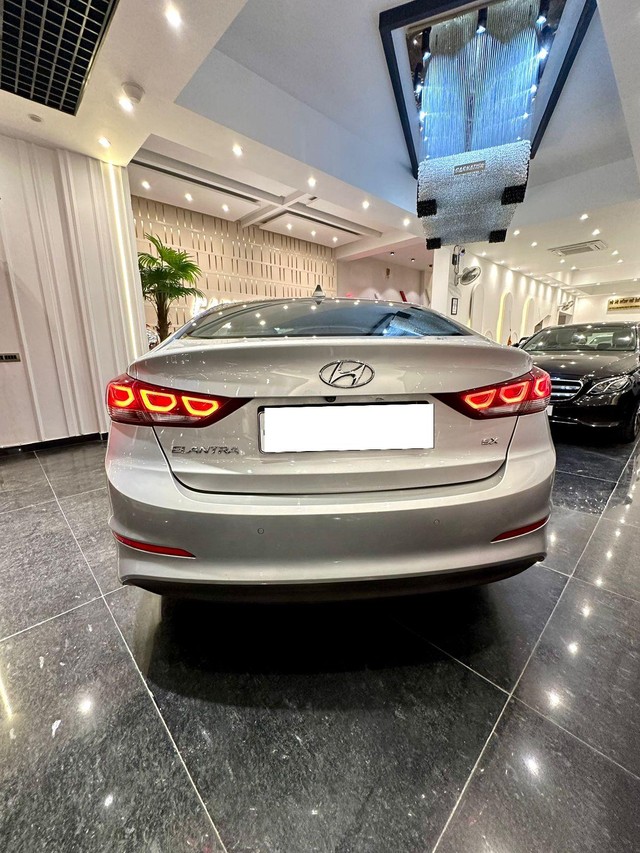 Second-hand 2018 Hyundai Elantra 2.0 SX Option AT for sale in New Delhi-1