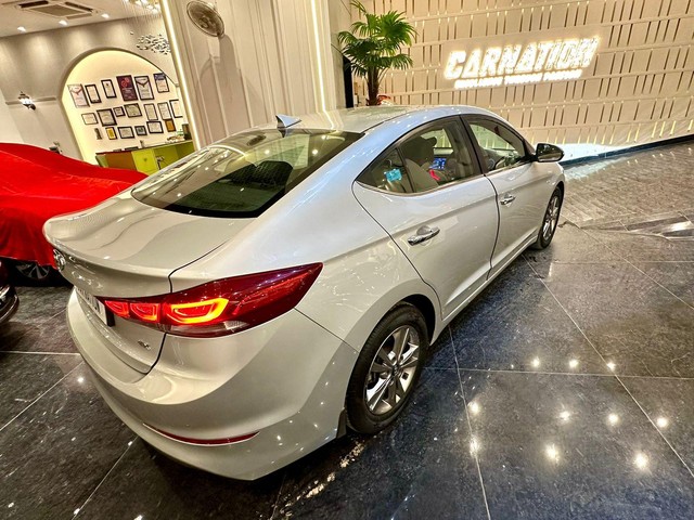 Second-hand 2018 Hyundai Elantra 2.0 SX Option AT for sale in New Delhi-6
