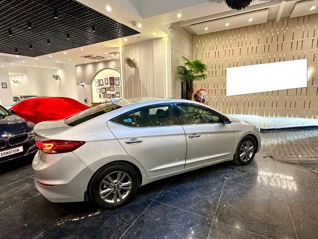 Second-hand 2018 Hyundai Elantra 2.0 SX Option AT for sale in New Delhi-16