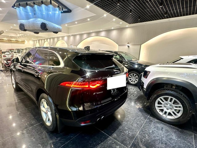 Second-hand 2017 Jaguar F-Pace Prestige 2.0 AWD for sale in New Delhi-16