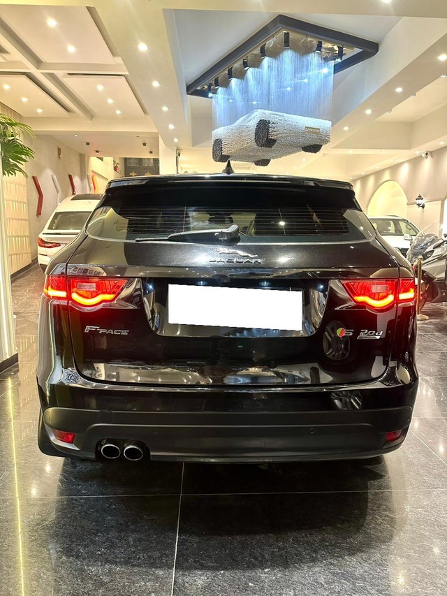 Second-hand 2017 Jaguar F-Pace Prestige 2.0 AWD for sale in New Delhi-2