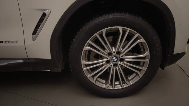 Second-hand 2018 BMW X3 xDrive 20d xLine for sale in Bangalore-17