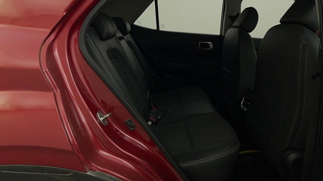 Second-hand 2019 Hyundai Venue SX Opt Turbo iMT BSVI for sale in Bangalore-34