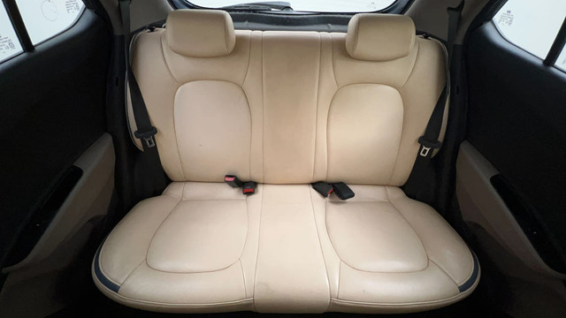 Second-hand 2013 Hyundai Grand i10 1.2 CRDi Asta for sale in Bangalore-27