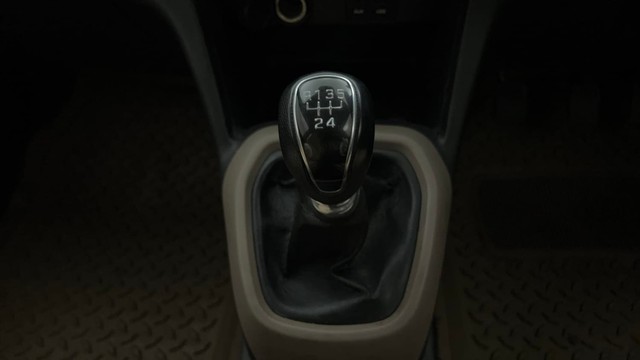 Second-hand 2013 Hyundai Grand i10 1.2 CRDi Asta for sale in Bangalore-12