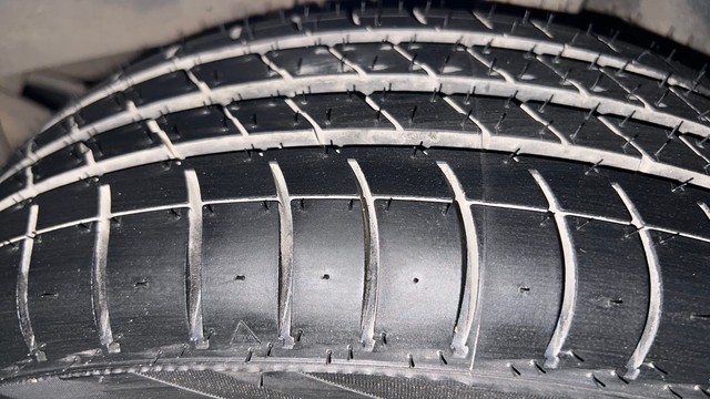 Second-hand 2013 Hyundai Grand i10 1.2 CRDi Asta for sale in Bangalore-31