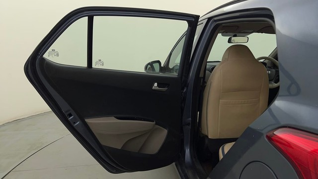 Second-hand 2013 Hyundai Grand i10 1.2 CRDi Asta for sale in Bangalore-28