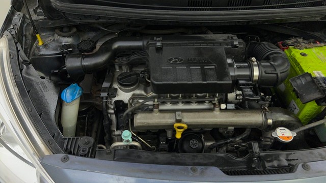 Second-hand 2013 Hyundai Grand i10 1.2 CRDi Asta for sale in Bangalore-37