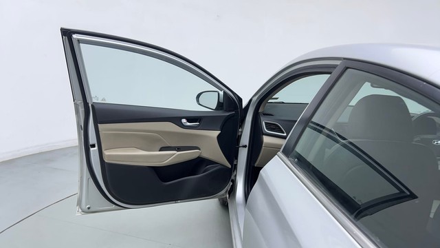 Second-hand 2018 Hyundai Verna 1.6 SX VTVT AT for sale in Ghaziabad-23