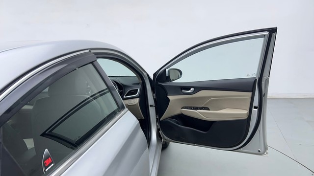 Second-hand 2018 Hyundai Verna 1.6 SX VTVT AT for sale in Ghaziabad-16