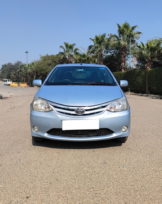 Second-hand 2011 Toyota Etios V for sale in New Delhi-3