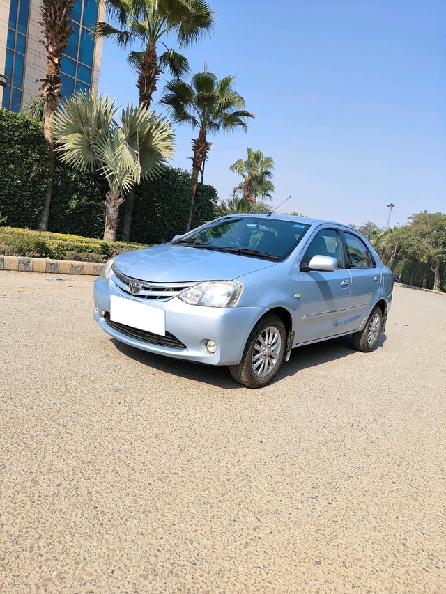 Second-hand 2011 Toyota Etios V for sale in New Delhi-2