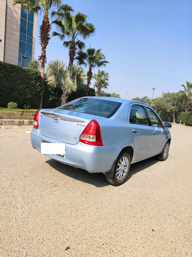 Second-hand 2011 Toyota Etios V for sale in New Delhi-7