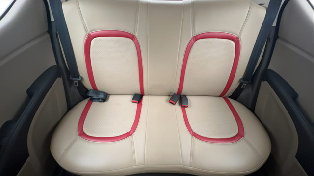 Second-hand 2015 Hyundai i10 Sportz 1.1L for sale in Kolkata-35