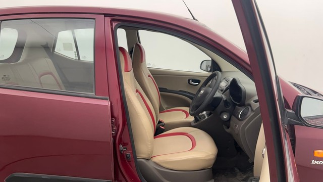 Second-hand 2015 Hyundai i10 Sportz 1.1L for sale in Kolkata-15