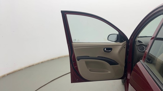 Second-hand 2015 Hyundai i10 Sportz 1.1L for sale in Kolkata-24