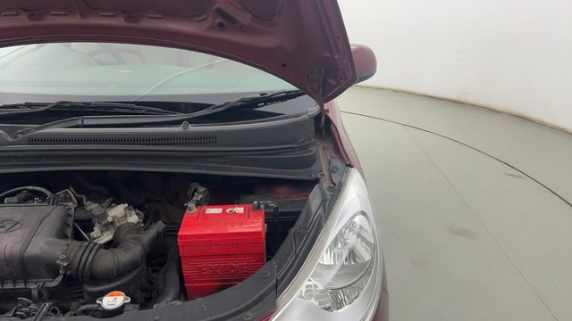 Second-hand 2015 Hyundai i10 Sportz 1.1L for sale in Kolkata-37