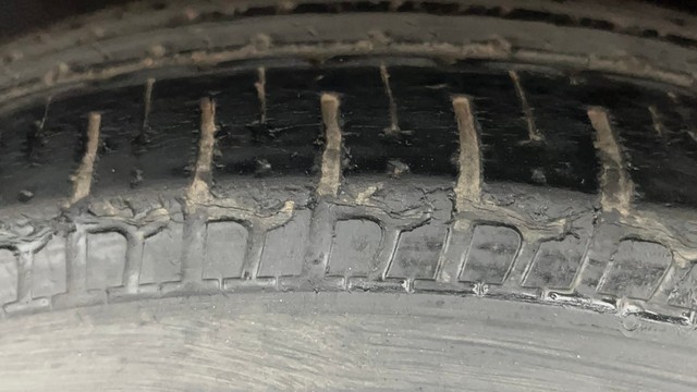 Second-hand 2015 Hyundai i10 Sportz 1.1L for sale in Kolkata-27