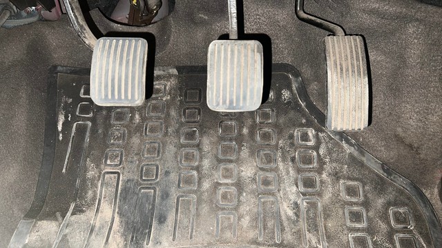 Second-hand 2015 Hyundai i10 Sportz 1.1L for sale in Kolkata-14