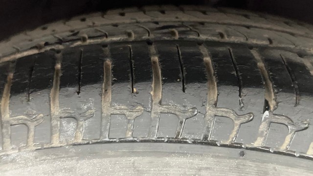 Second-hand 2015 Hyundai i10 Sportz 1.1L for sale in Kolkata-26