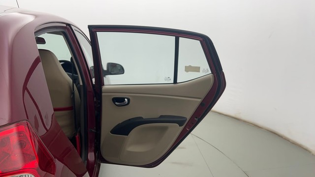 Second-hand 2015 Hyundai i10 Sportz 1.1L for sale in Kolkata-23